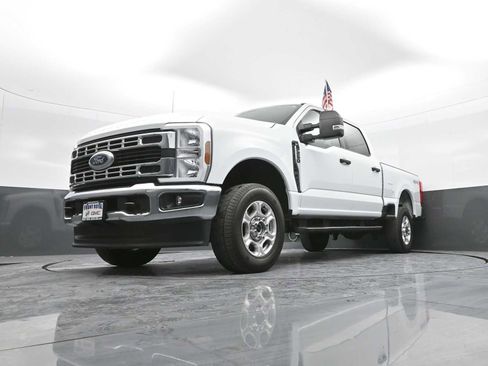 Used 2025 Ford F250 XLT image 35