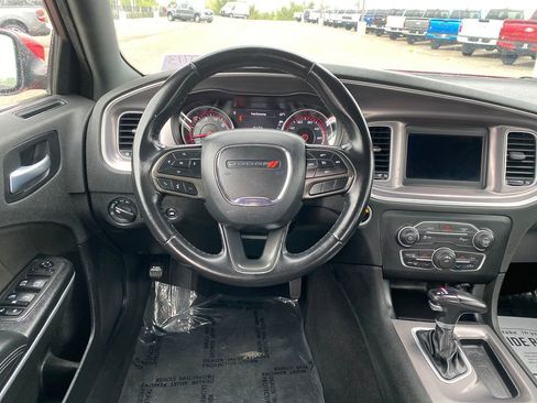 Used 2022 Dodge Charger SXT image 15