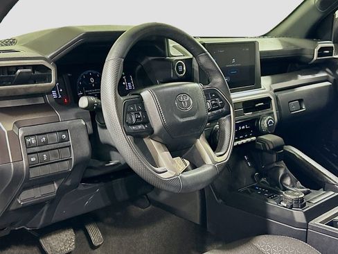 Used 2025 Toyota 4Runner SR5 AWD/4WD image 7