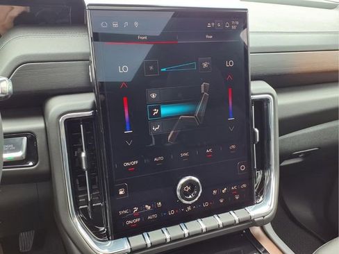New 2026 GMC Yukon Denali w/ Denali Reserve Package AWD/4WD image 8