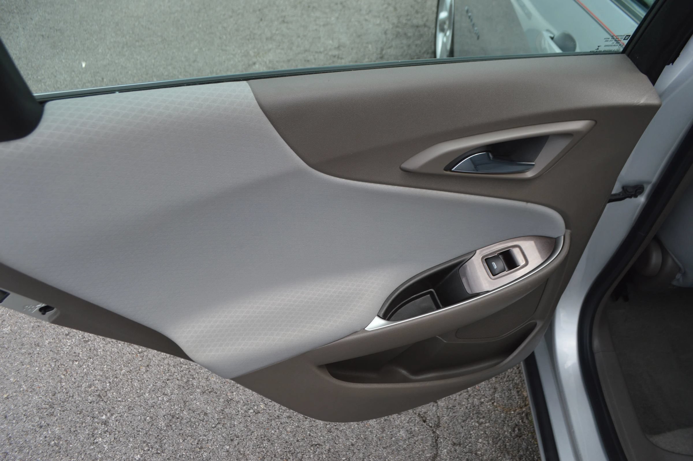 Used 2017 Chevrolet Malibu LS FWD image 18