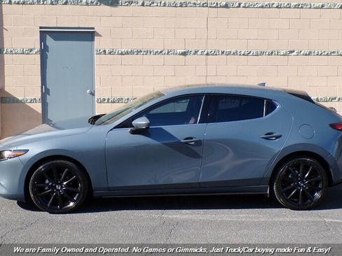 Used 2022 MAZDA MAZDA3 s image 5