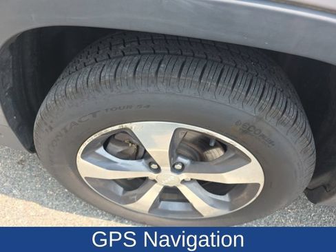 Used 2019 Jeep Cherokee Limited AWD/4WD image 5