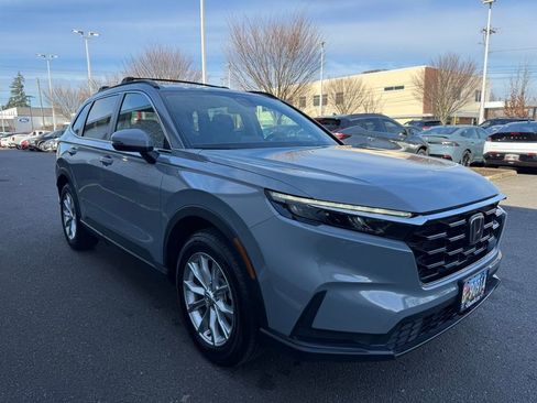 Used 2025 Honda CR-V EX image 5