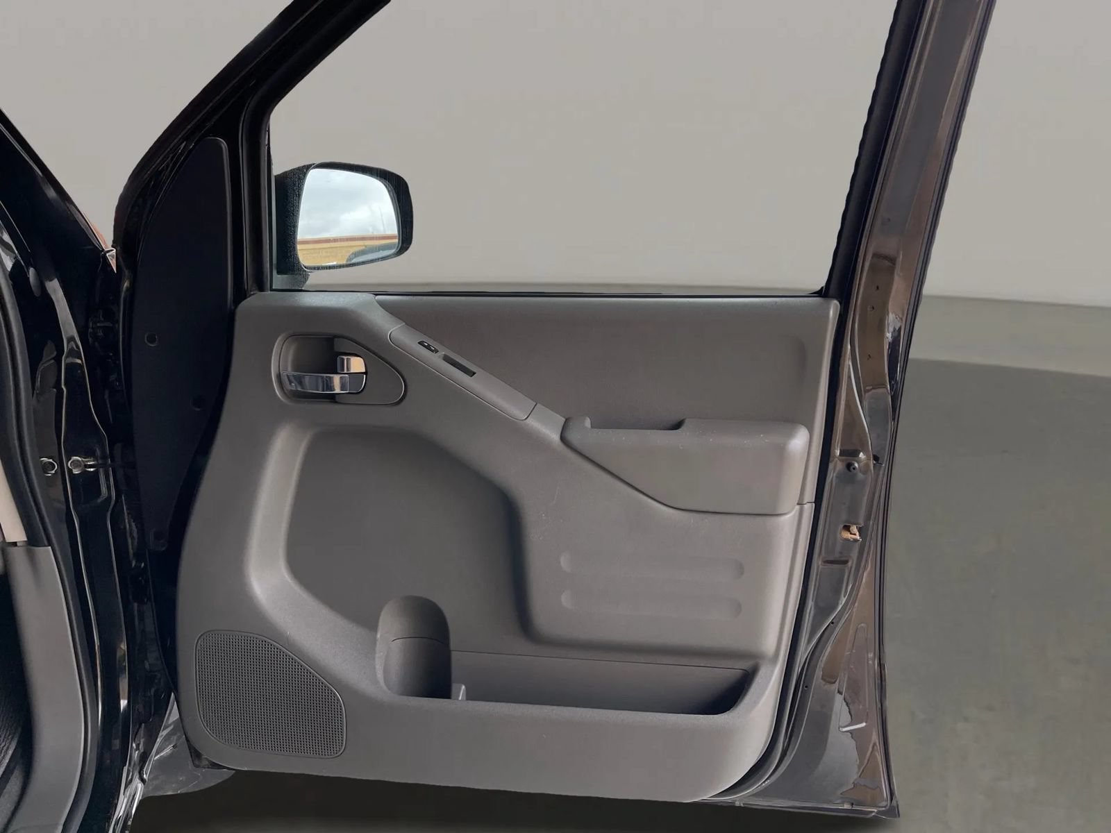 Used 2019 Nissan Frontier SV AWD/4WD image 5