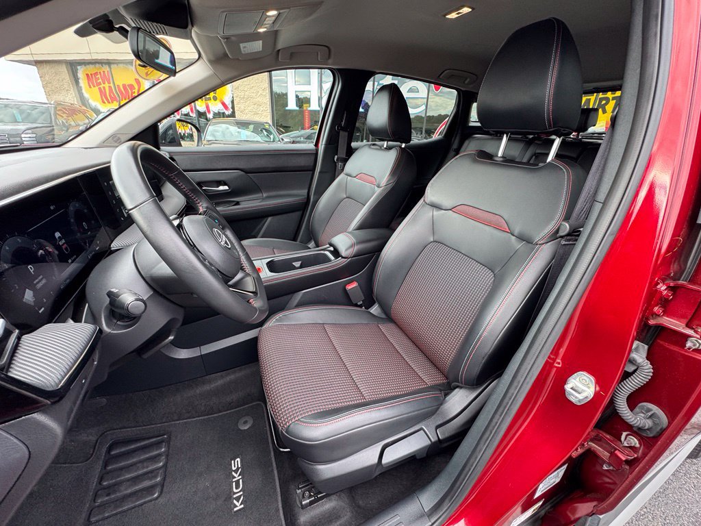 Used 2025 Nissan Kicks SR AWD/4WD image 30