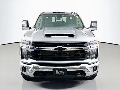 Used 2024 Chevrolet Silverado 2500 LT w/ All Star Edition AWD/4WD image 3