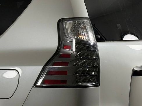 Used 2023 Lexus GX 460 Premium w/ Premium Package AWD/4WD image 17
