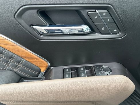 New 2026 GMC Canyon Denali image 11