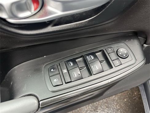 Used 2014 Jeep Cherokee Limited w/ Technology Group image 13