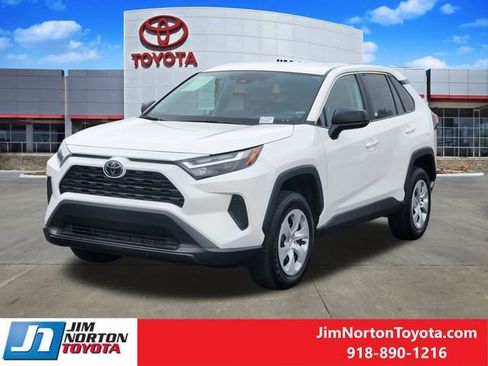 Used 2025 Toyota RAV4 LE image 3