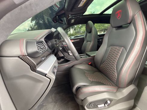 Used 2020 Lamborghini Urus AWD/4WD image 12