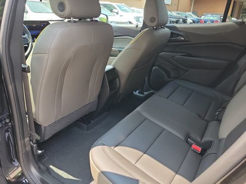 Used 2025 Chevrolet Trax ACTIV w/ Sunroof Package FWD image 10