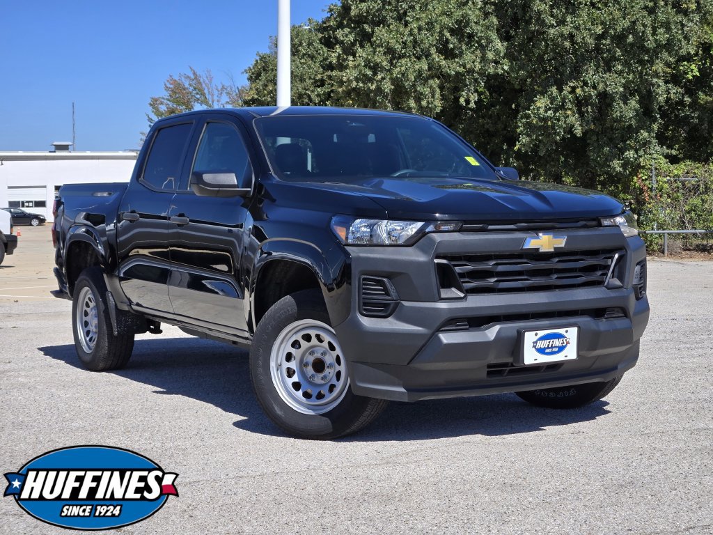 Used 2024 Chevrolet Colorado W/T RWD image 1