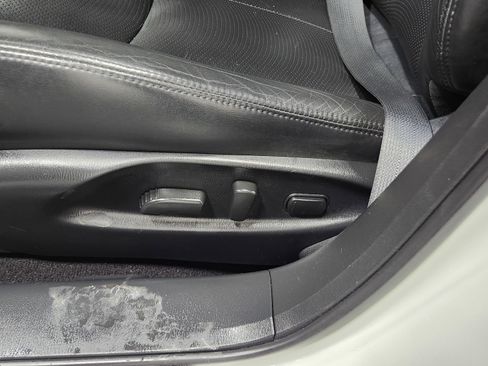 Used 2019 INFINITI Q70 Luxe image 25