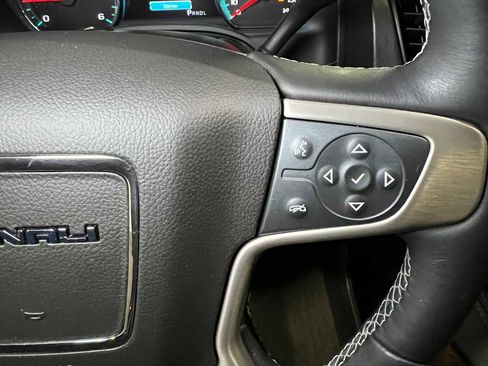 Used 2017 GMC Yukon Denali image 27