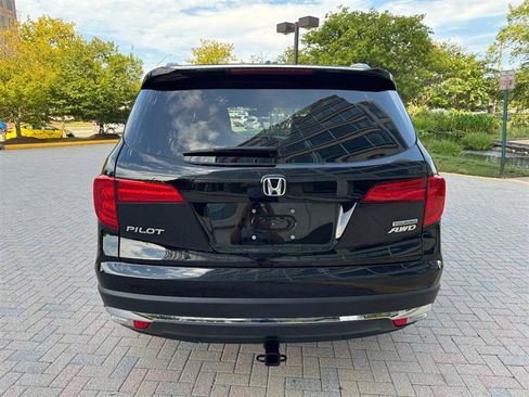 Used 2017 Honda Pilot Touring image 4