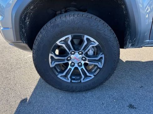 New 2025 GMC Canyon AT4 image 17
