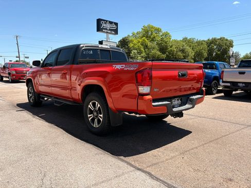 Used 2016 Toyota Tacoma TRD Sport AWD/4WD image 4