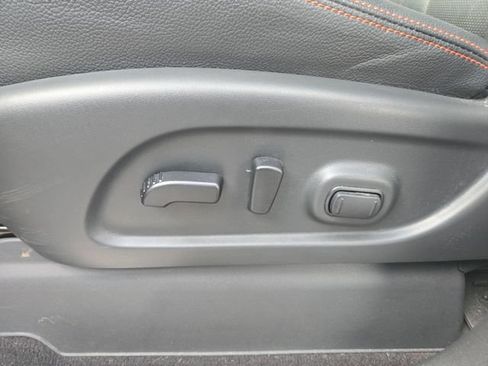 Used 2023 Nissan Titan PRO-4X w/ Pro-4x Convenience Package AWD/4WD image 12