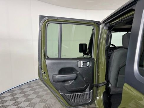 Used 2022 Jeep Wrangler Unlimited Sport AWD/4WD image 33