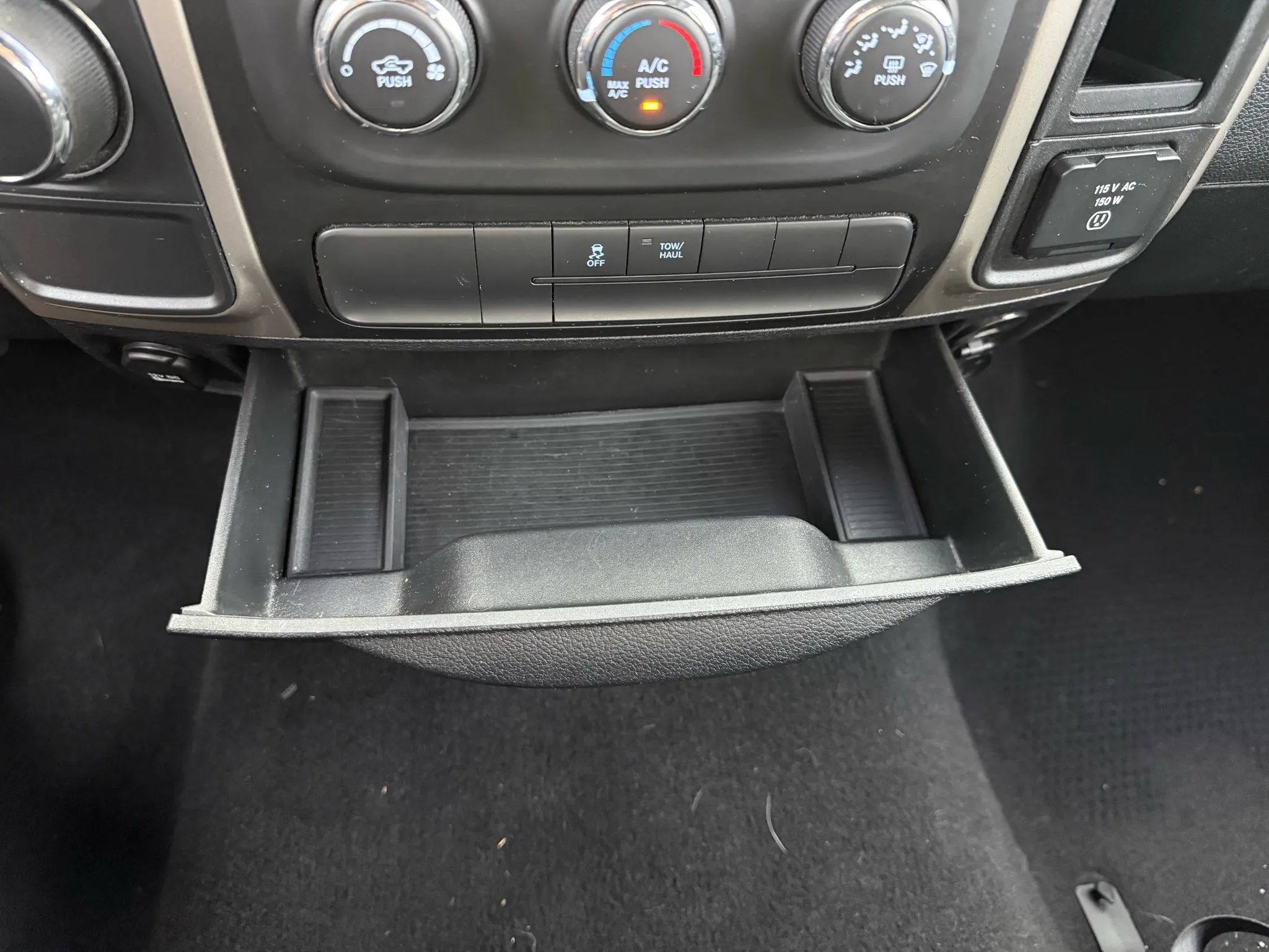 Used 2016 RAM 1500 Big Horn RWD image 23