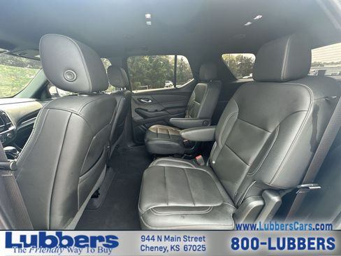 Used 2023 Chevrolet Traverse LT FWD image 19