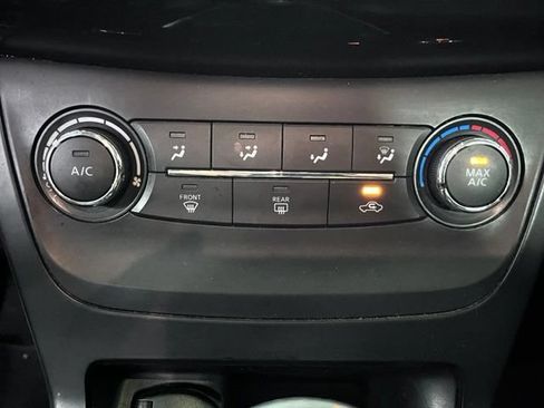 Used 2017 Nissan Sentra SV FWD image 23