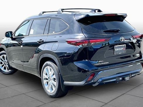 New 2026 Toyota Highlander Limited AWD/4WD image 12
