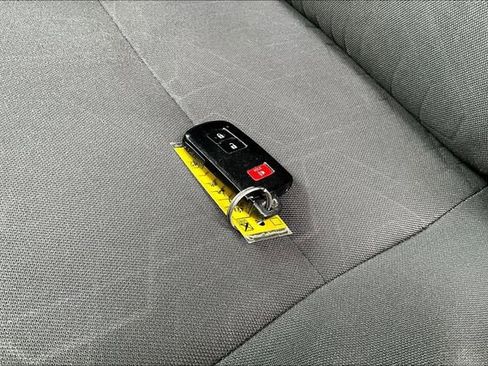 Used 2019 Toyota Tacoma TRD Off-Road AWD/4WD image 37