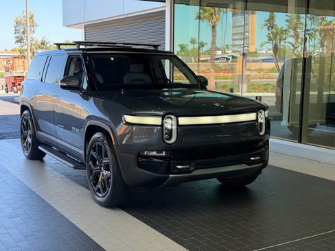 Used 2024 Rivian R1S Adventure Dual AWD/4WD image 5