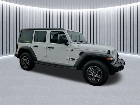 Used 2022 Jeep Wrangler Unlimited Sport image 3