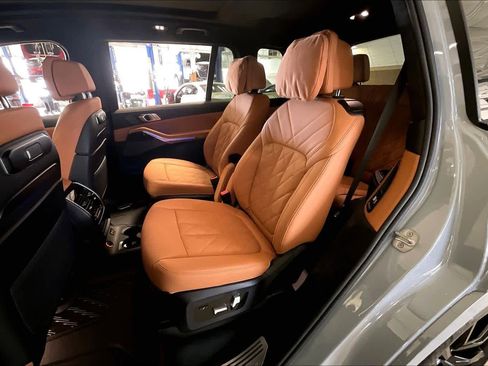 Used 2026 BMW X7 xDrive40i w/ M Sport Package image 19