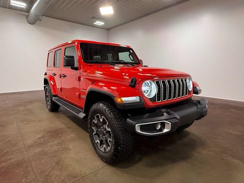 Used 2024 Jeep Wrangler Unlimited Sahara w/ Safety Group AWD/4WD image 29