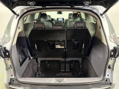 Used 2024 Toyota Sienna XLE image 18