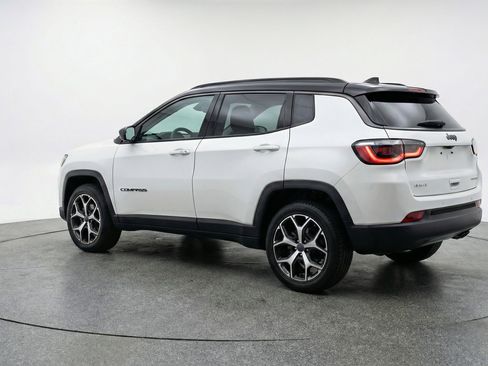Used 2025 Jeep Compass Limited AWD/4WD image 6