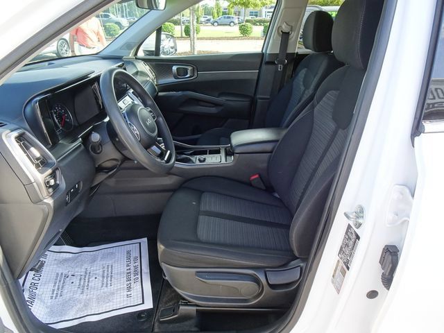 Used 2023 Kia Sorento LX FWD image 10