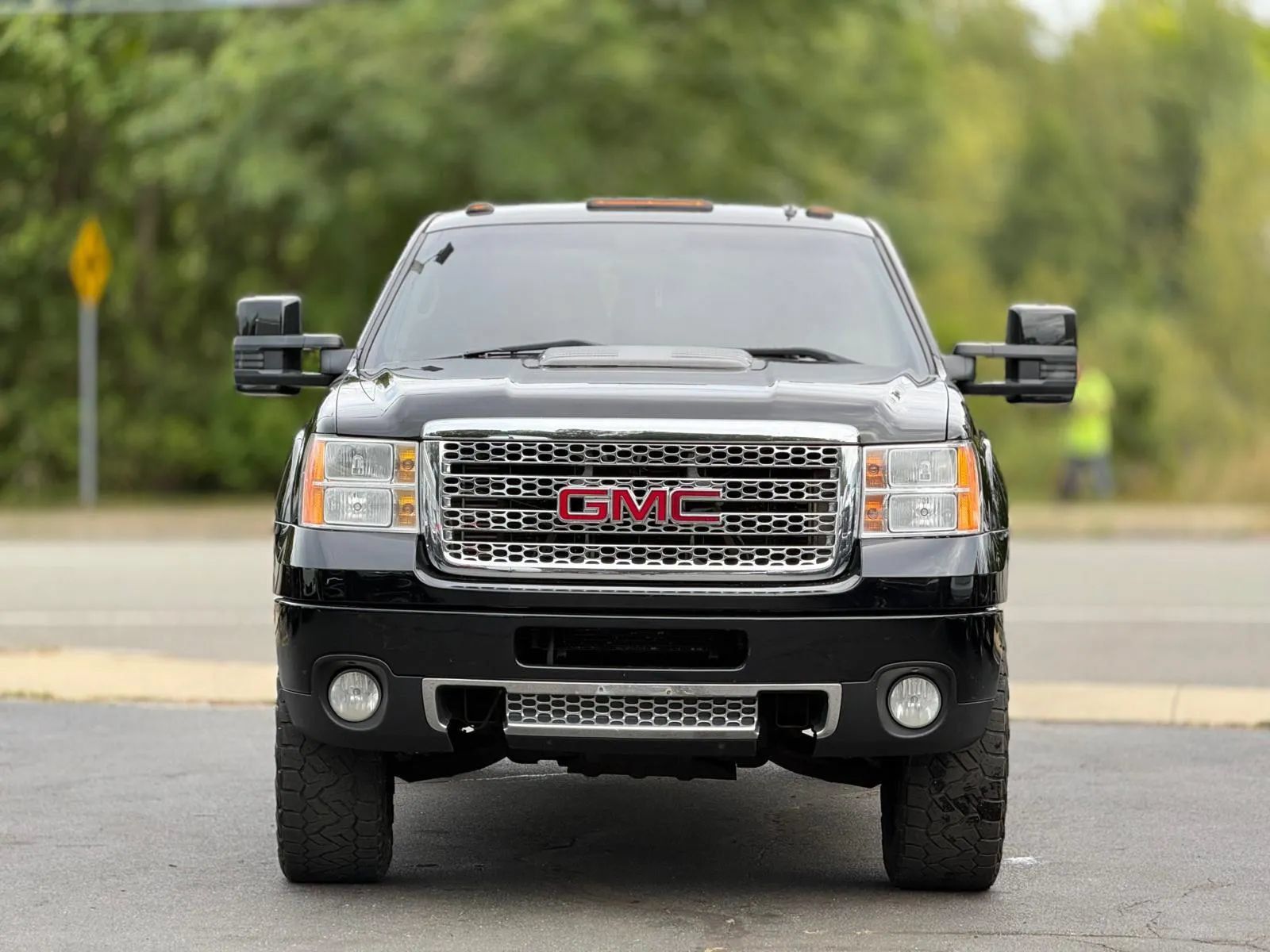 Used 2014 GMC Sierra 2500 Denali w/ Snow Plow Prep Package AWD/4WD image 3