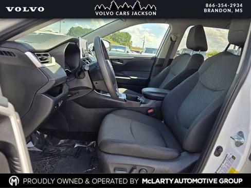 Used 2024 Toyota RAV4 XLE AWD/4WD image 13