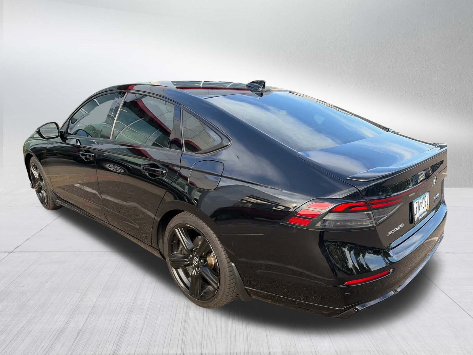 Used 2023 Honda Accord Sport image 4