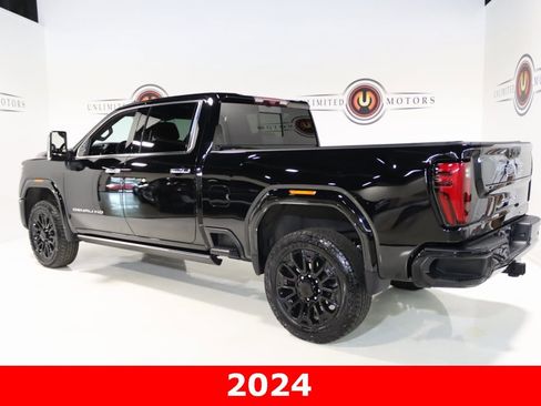 Used 2024 GMC Sierra 2500 Denali Ultimate image 3