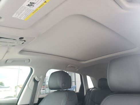 Used 2019 Audi e-tron Prestige w/ Prestige Package image 21