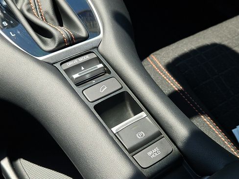 Used 2025 Honda HR-V Sport image 9
