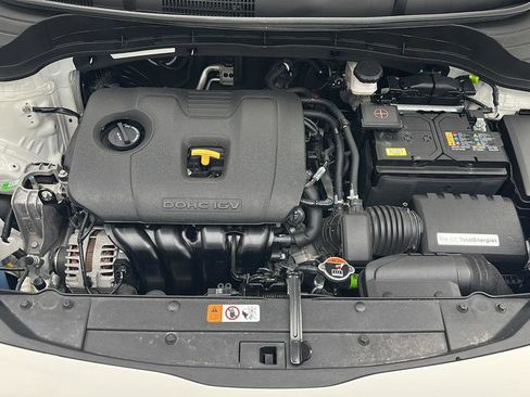 Used 2025 Kia Soul LX w/ LX Technology Package FWD image 23