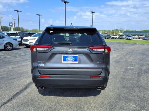 Used 2022 Toyota RAV4 XLE image 4
