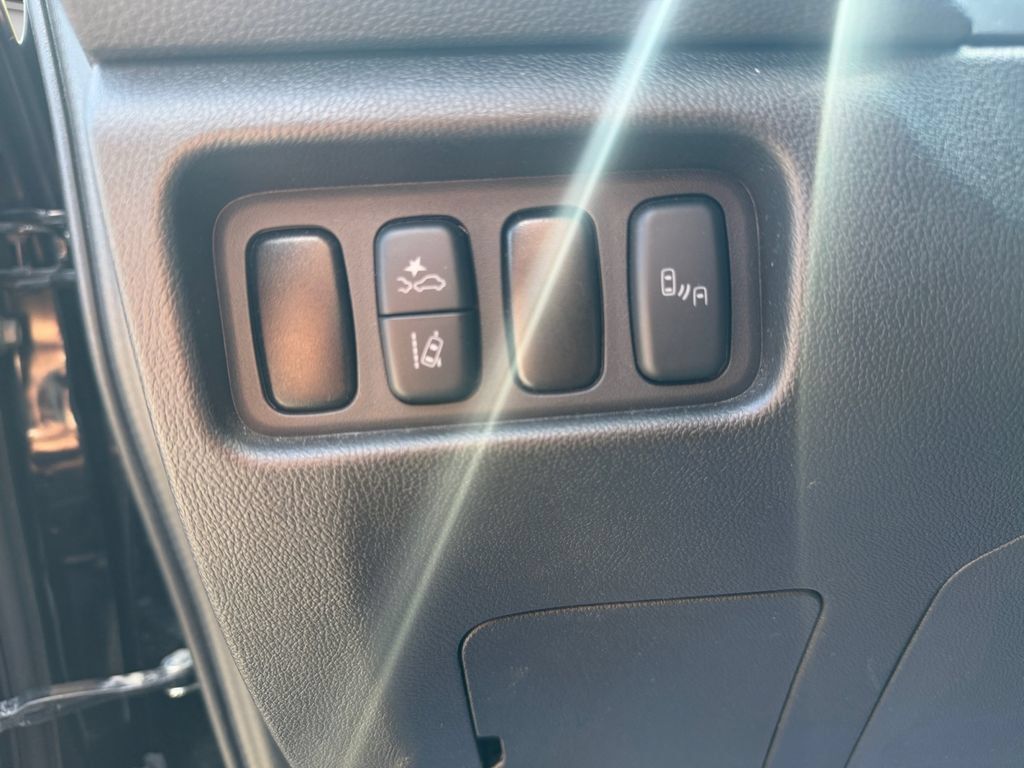 Used 2025 Mitsubishi Outlander Sport SE AWD/4WD image 33