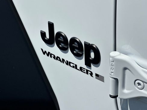 Used 2024 Jeep Wrangler Sport AWD/4WD image 21