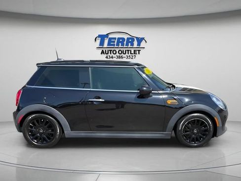 Used 2018 MINI Cooper 2-Door Hardtop FWD image 1