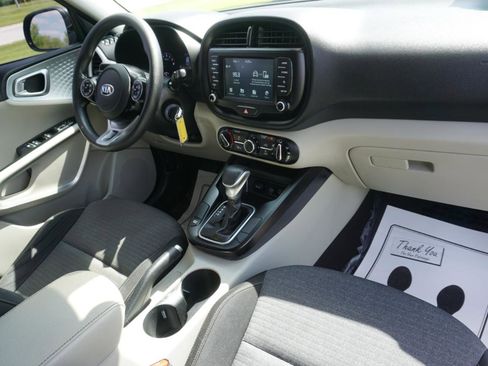Used 2020 Kia Soul LX FWD image 21