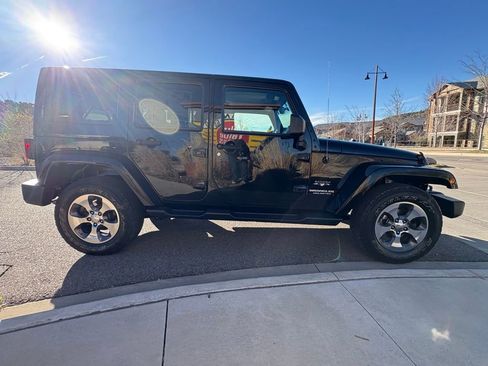 Used 2017 Jeep Wrangler Unlimited Sahara w/ Max Tow Package image 10